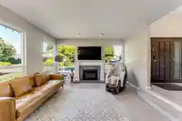 14854 21 AVENUE - thumbnail 4