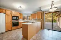 2570 142 STREET - thumbnail 15