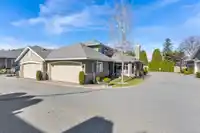 33 2672 151 STREET - thumbnail 1
