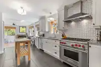 952 LEE STREET - thumbnail 17
