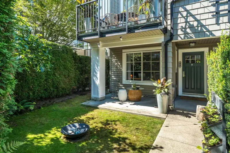 43 2450 161A STREET - photo 2 of 39