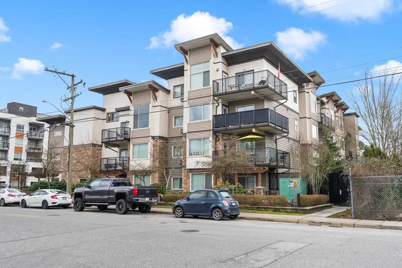 402 11935 BURNETT STREET - photo 3 of 25