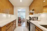 203 1460 MARTIN STREET - thumbnail 11