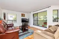 203 1460 MARTIN STREET - thumbnail 3