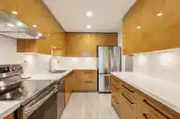 203 1460 MARTIN STREET - thumbnail 9