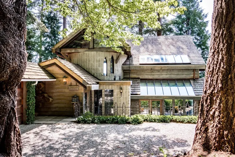 3581 BEACH AVENUE - photo 2 of 25