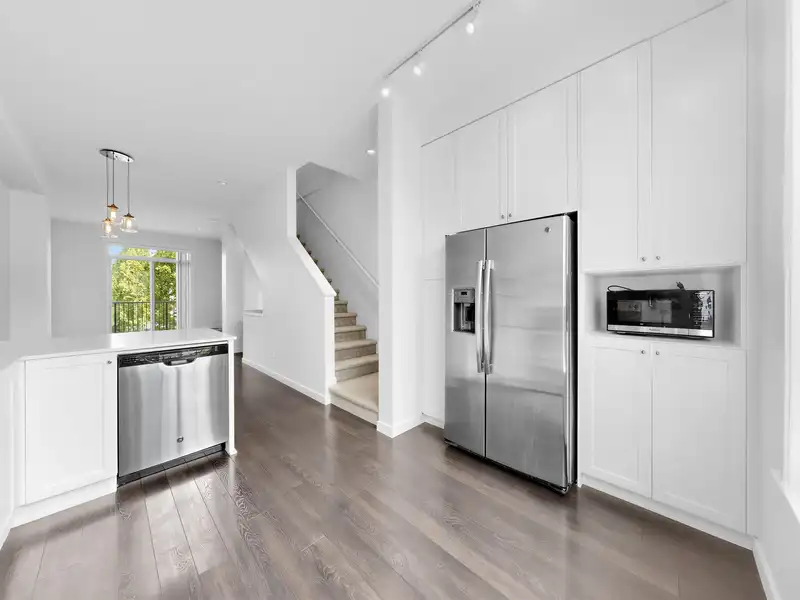 7 16261 23A AVENUE - photo 2 of 39