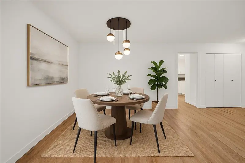 406 1340 DUCHESS AVENUE - photo 4 of 13