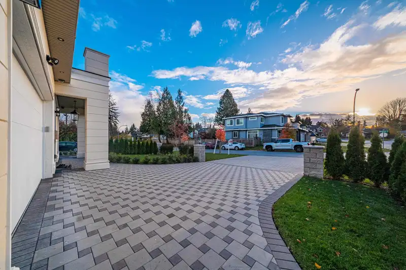 2096 BOWLER DRIVE - photo 3 of 40