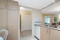 303 15325 17 AVENUE - thumbnail 4
