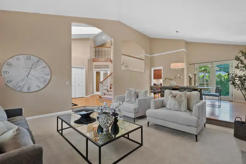 14035 29A AVENUE - photo 3 of 40