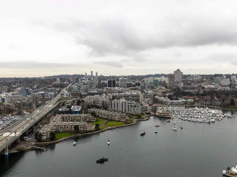 3805 1033 MARINASIDE CRESCENT - photo 2 of 25