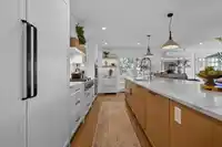 13892 MARINE DRIVE - thumbnail 11