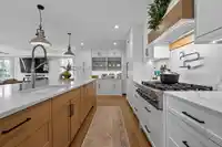 13892 MARINE DRIVE - thumbnail 12