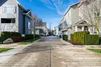 32 127 172 STREET - thumbnail 2