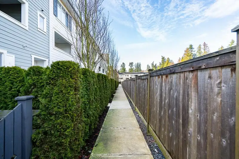32 127 172 STREET - photo 3 of 30