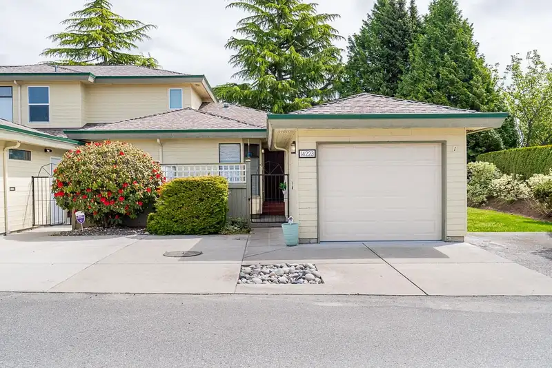 1 14223 18A AVENUE - photo 4 of 30