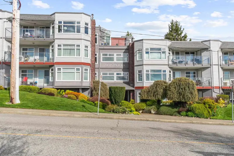 102 1220 FIR STREET - photo 1 of 40