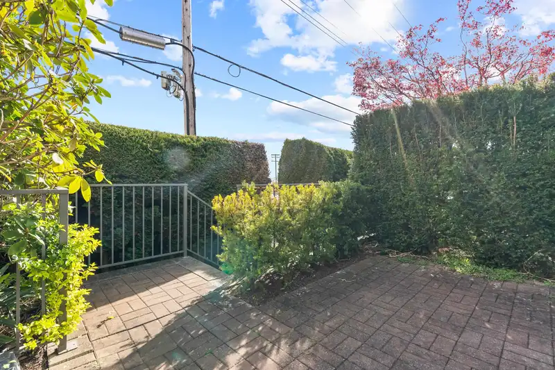 102 1220 FIR STREET - photo 4 of 40