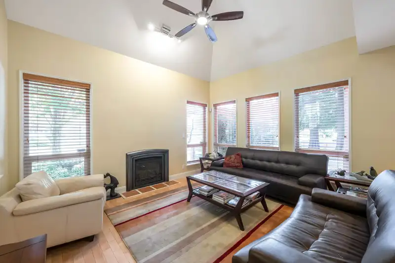 8 15055 20TH AVENUE - photo 3 of 31