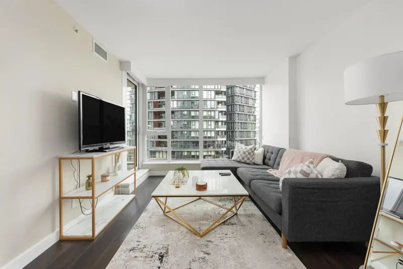 708 1618 QUEBEC STREET - photo 4 of 25