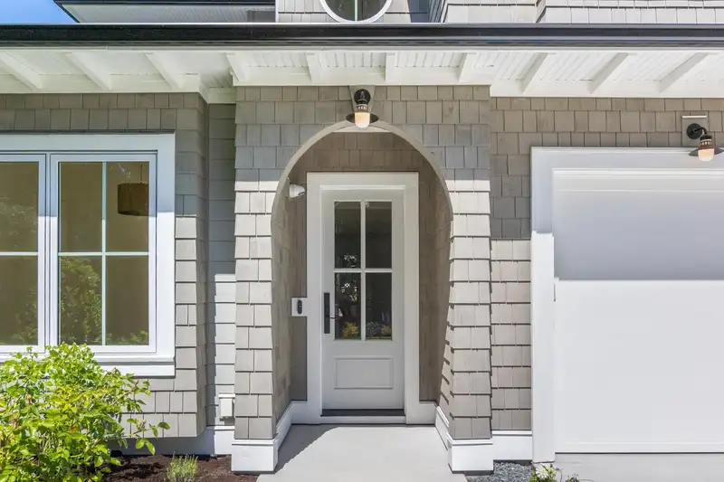 12641 15 AVENUE - photo 3 of 35