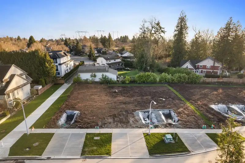 18096 66 AVENUE - photo 3 of 19