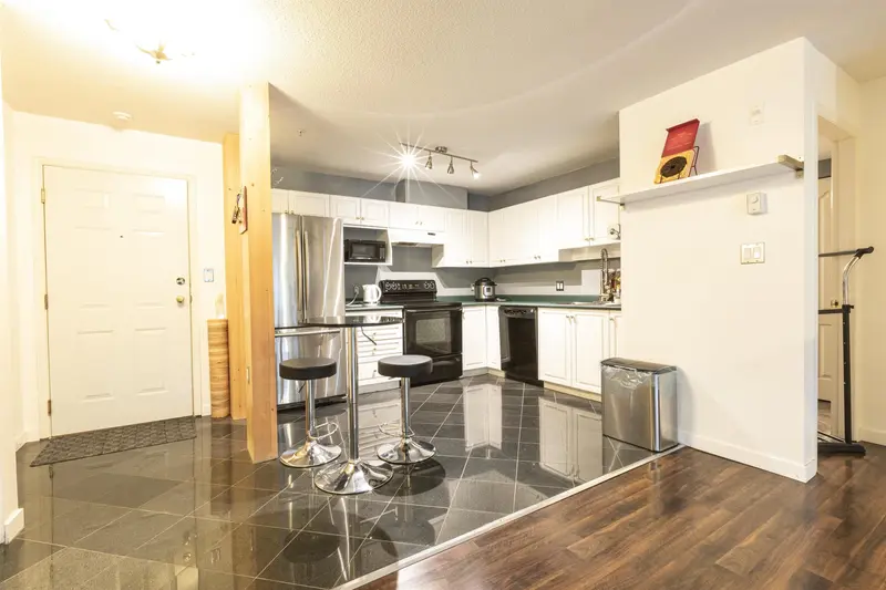 210 33718 KING ROAD - photo 3 of 12