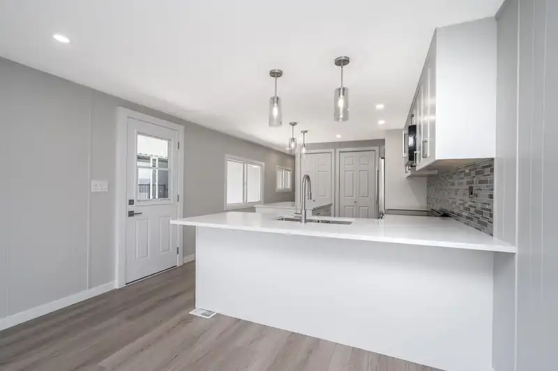 222 1840 160 STREET - photo 2 of 25