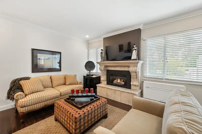 302 15282 19 AVENUE - photo 3 of 29