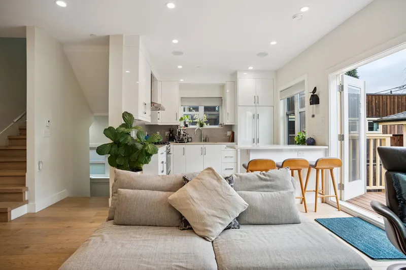 764 E 14TH AVENUE - photo 2 of 25