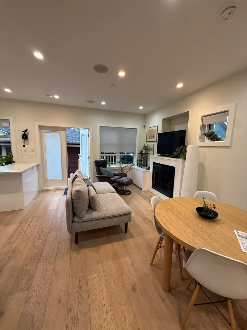 764 E 14TH AVENUE - photo 4 of 25