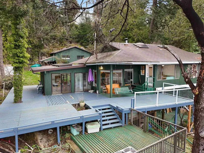 246 LEIGHTON LANE - photo 3 of 25