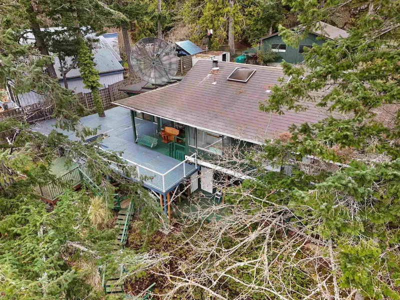 246 LEIGHTON LANE - photo 4 of 25