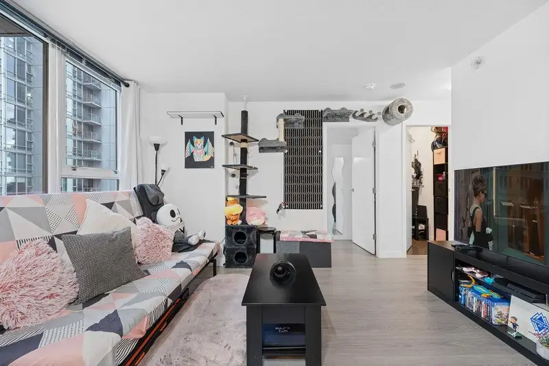 2205 111 W GEORGIA STREET - photo 2 of 25