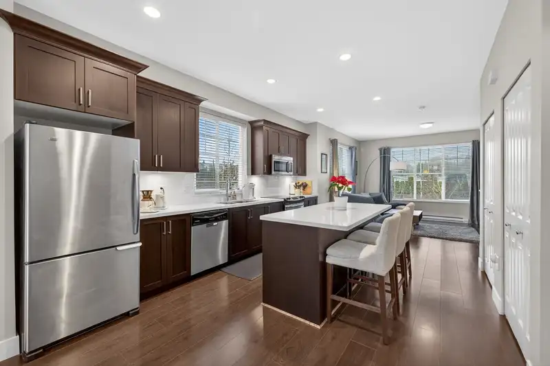 43 16228 16TH AVENUE - photo 4 of 22