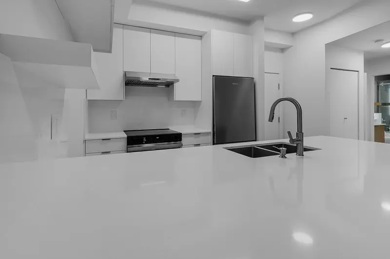 104 10088 148 STREET - photo 3 of 4