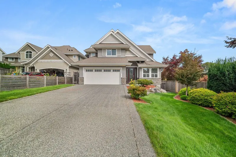 1085 KING GEORGE BOULEVARD - photo 3 of 25