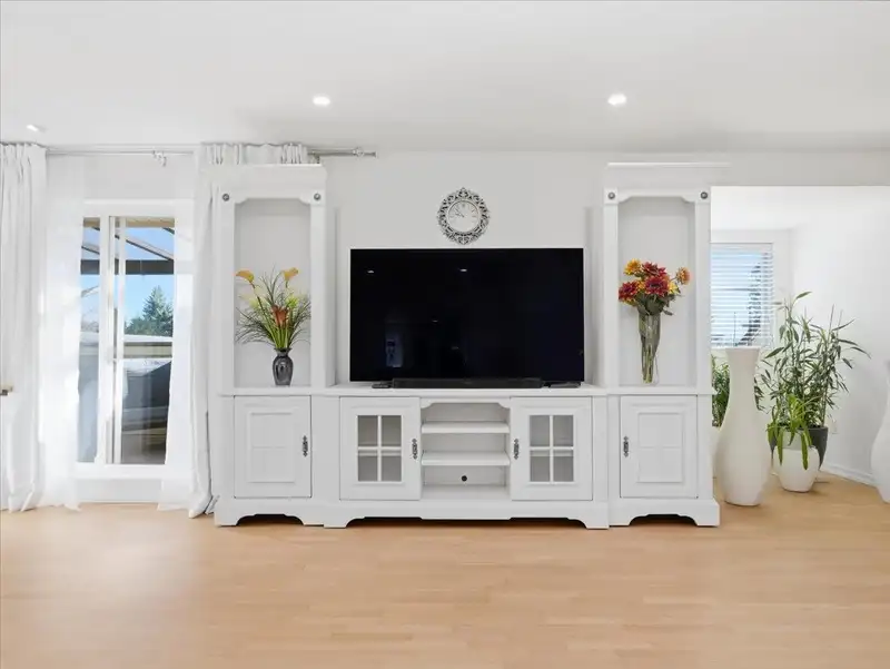 409 15621 MARINE DRIVE - photo 4 of 29