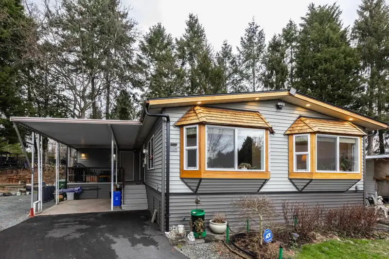 317 1840 160 STREET - photo 1 of 39