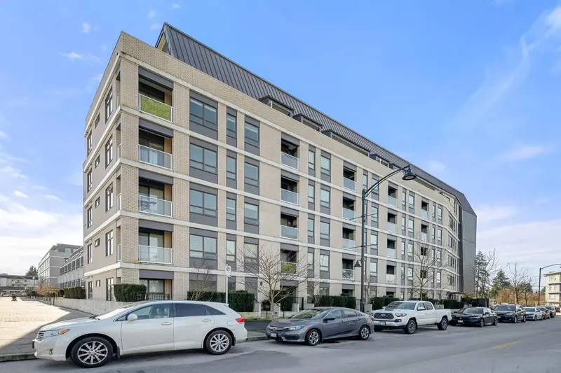 308 22226 BROWN AVENUE - photo 4 of 22