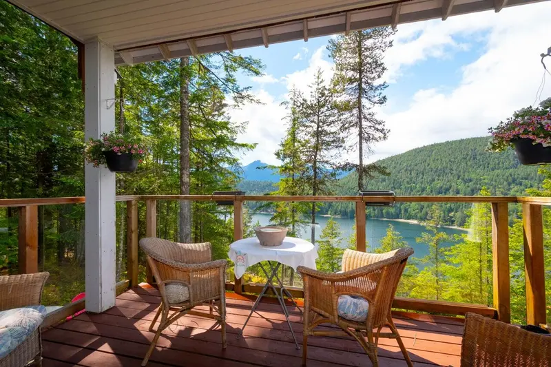 1029 CENTER BAY ROAD - photo 1 of 25