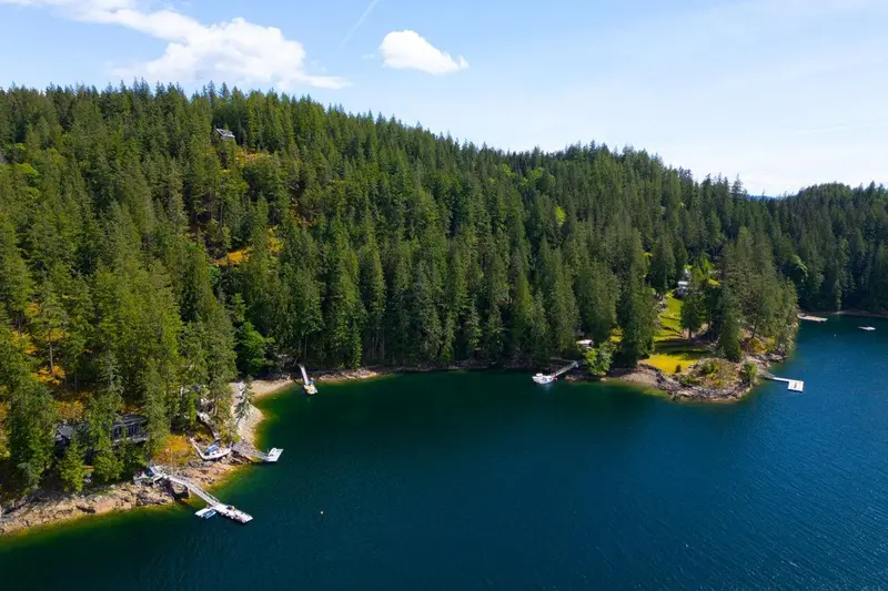 1029 CENTER BAY ROAD - photo 2 of 25