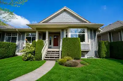3 15425 ROSEMARY HEIGHTS CRESCENT
