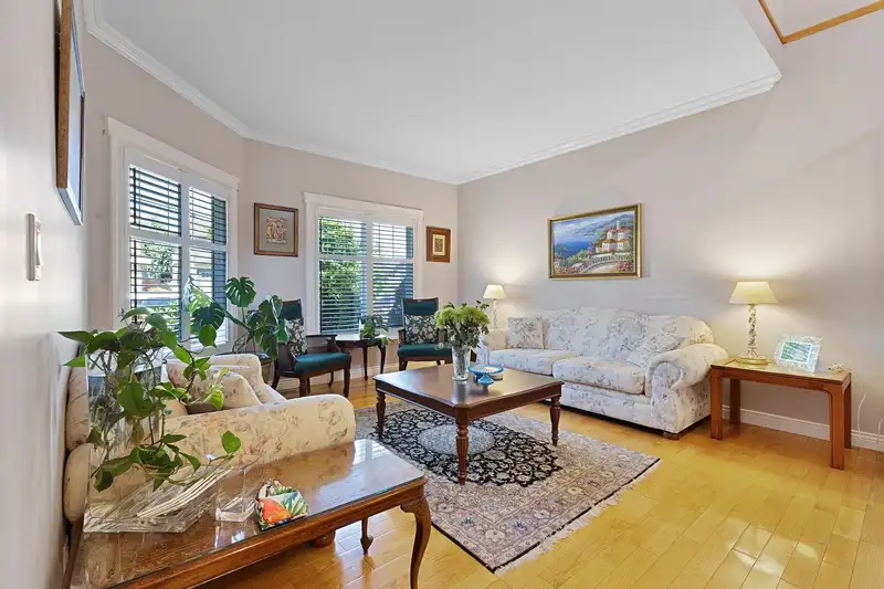 3558 149A STREET - photo 4 of 37