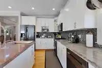 3558 149A STREET - thumbnail 9