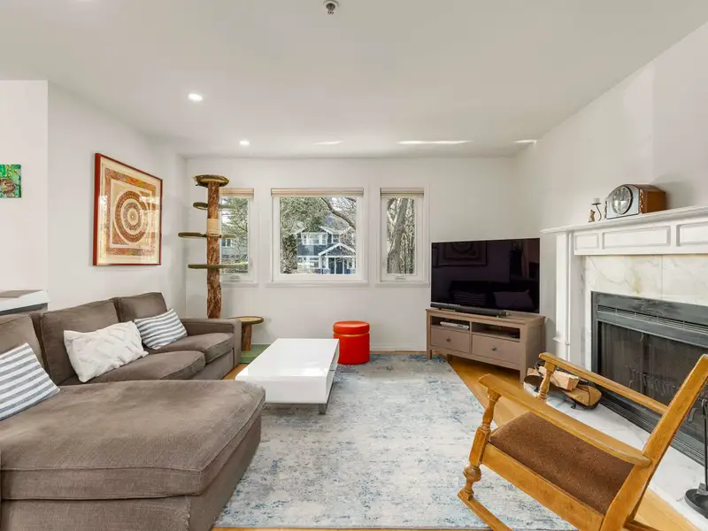 1815 W 14TH AVENUE - photo 3 of 23