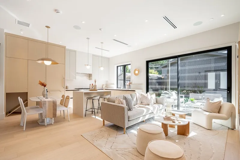 2 372 E 37TH AVENUE - photo 1 of 25