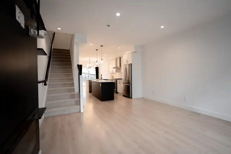 48 16467 23A AVENUE - photo 4 of 22