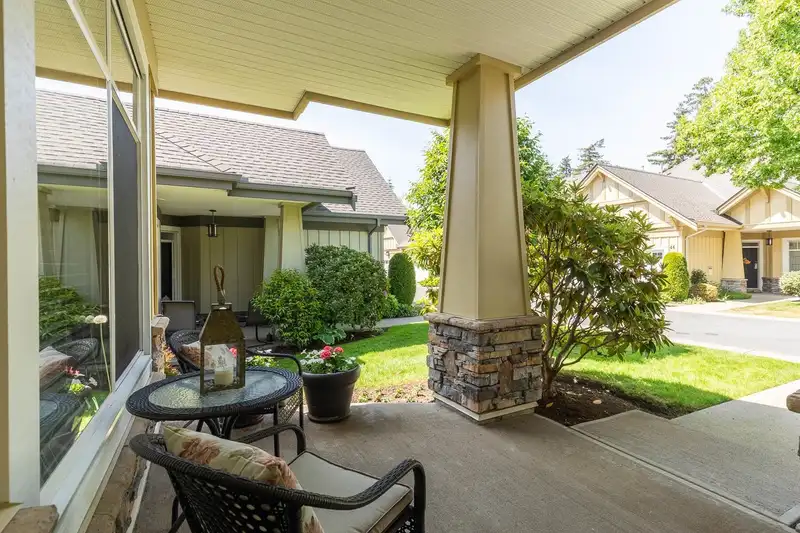 45 14968 24 AVENUE - photo 2 of 40